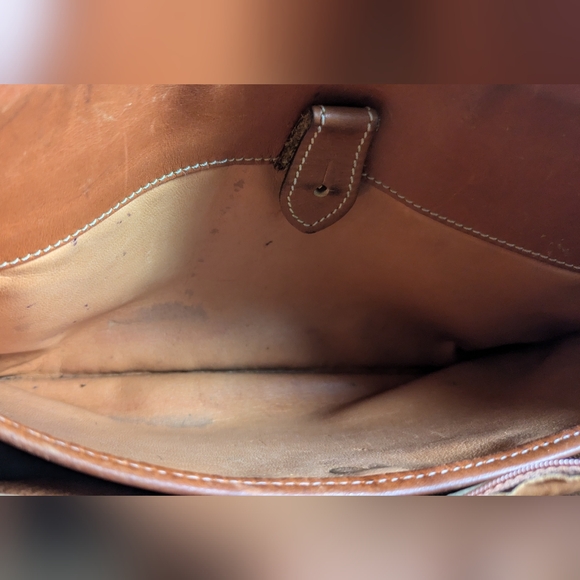 Vintage Dooney & Bourke Leather Crossbody Bag. - Picture 8 of 15